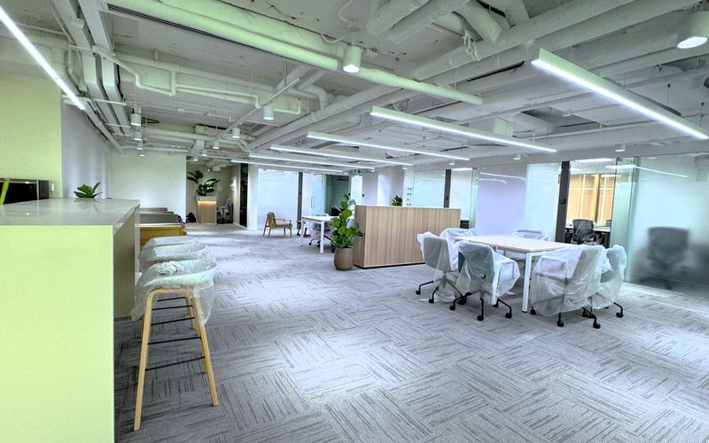 33 Canton Road, Tsim Sha Tsui Image 1
