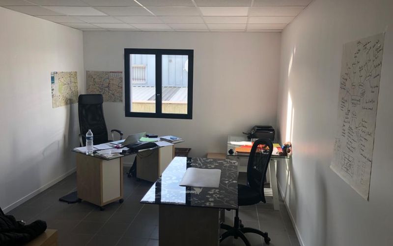45 Avenue De La Coriandre, La Ciotat, 4 DESKS 45 Avenue De La Coriandre, La Ciotat Image 1