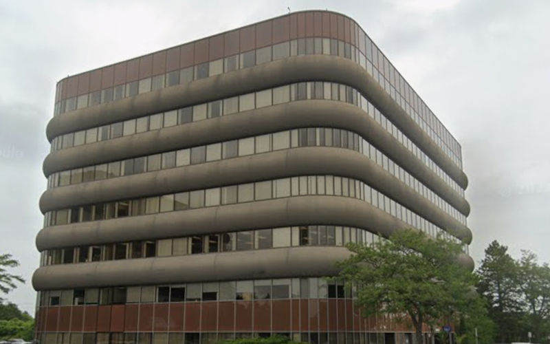 690 Dorval Dr, Oakville Image 5