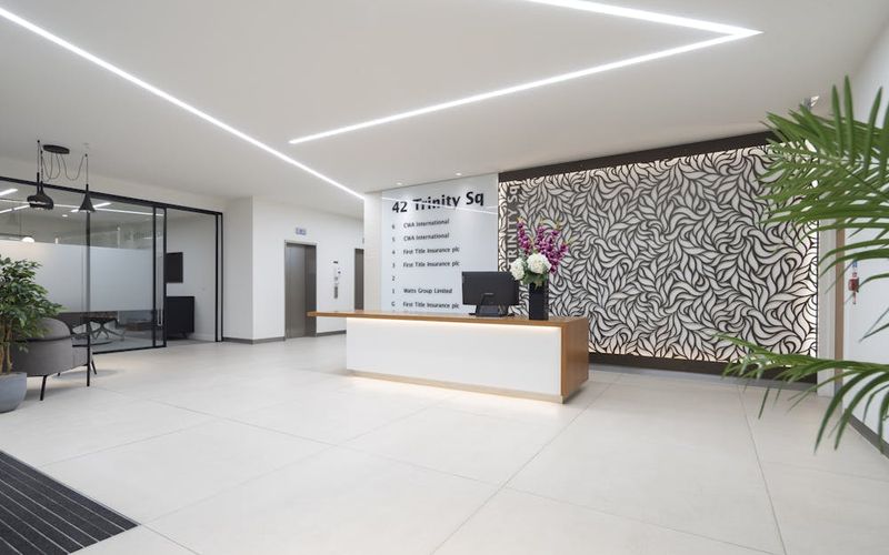 42 Trinity Square, Greater London Image 1