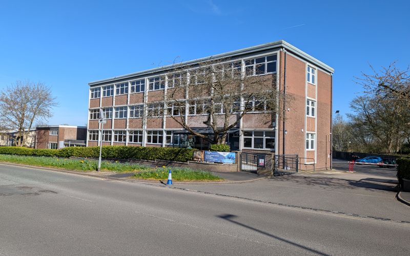 120 Grove Rd, Stoke-on-trent, 12 DESKS 120 Grove Rd, Stoke-on-trent Image 1