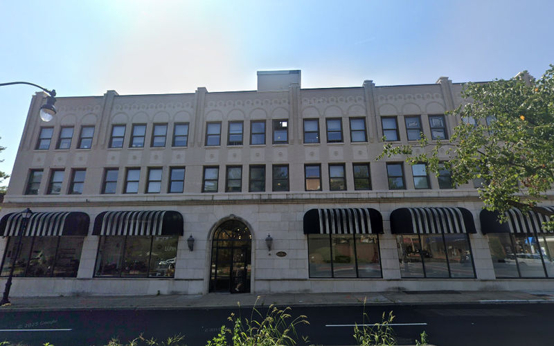 50 Glen St, Glen Cove, 1 DESK 50 Glen St, Glen Cove Image 1