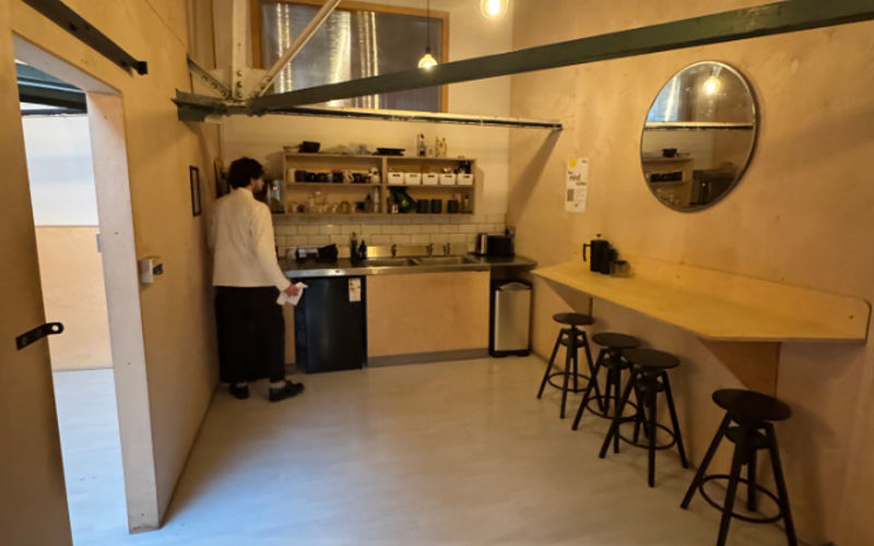 39a Markfield Road, Greater London Image 4