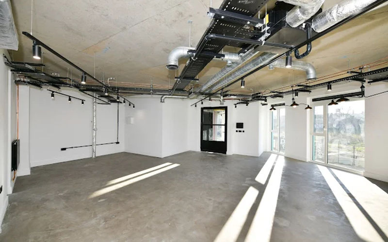 415 Wick Ln Bow, London Image 4