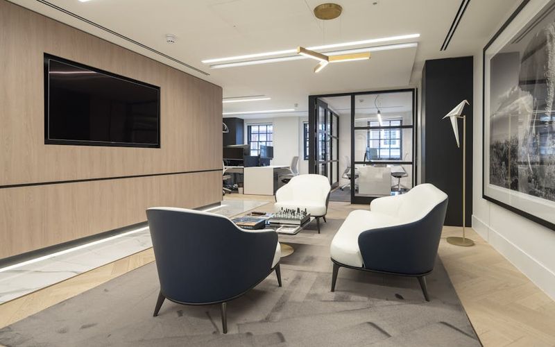 24 Grosvenor Street, Greater London Image 4