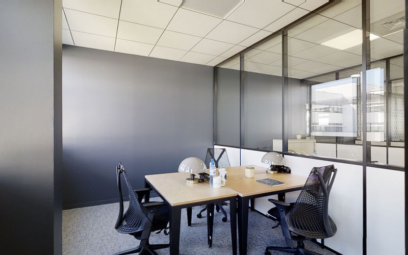 10-12 Rue Des Satellites, Le Haillan, 3540 DESKS 10-12 Rue Des Satellites, Le Haillan Image 1
