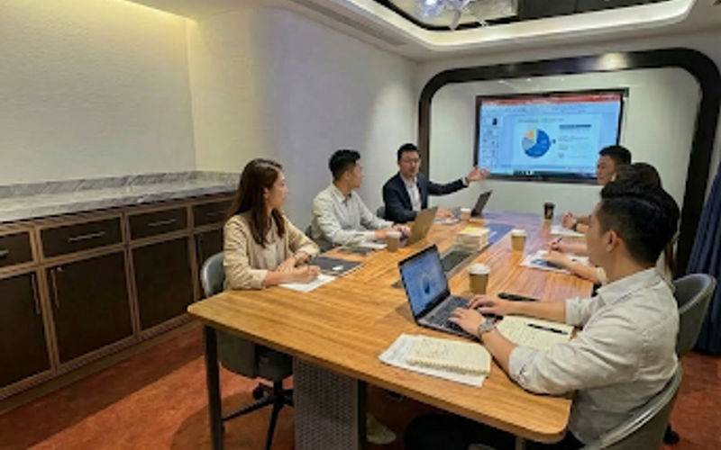 3-11 Duddell St Central, Hong Kong Image 3