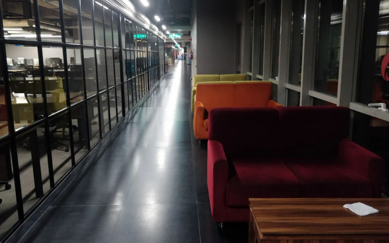 Huda City Centre Metro Station, Gurugram Image 4