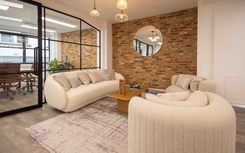 4 Golden Square, Greater London Image 10