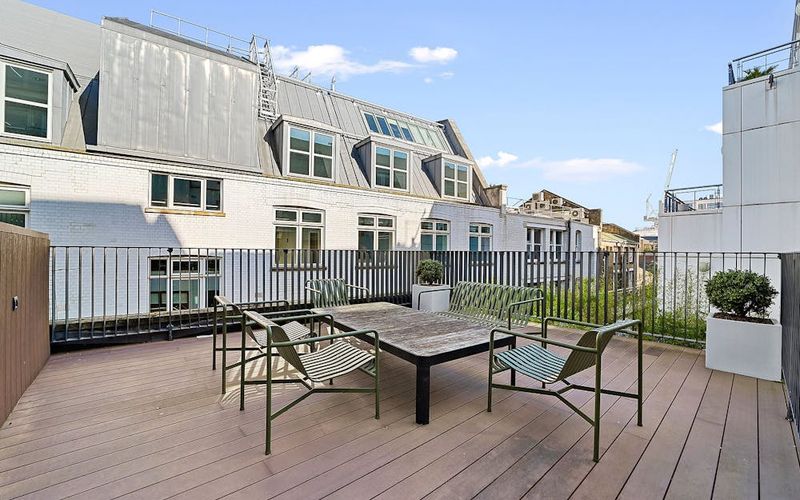 4 Golden Square, Greater London Image 9