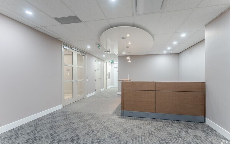 710 Dorval Drive, Oakville Image 9