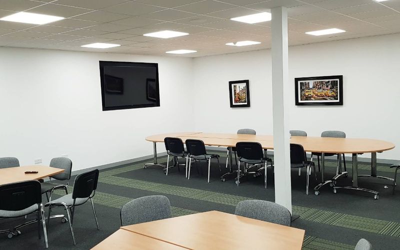 Molly Millars Close, Wokingham Image 4