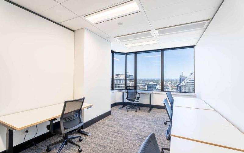 215 Adelaide Street, Carina Image 3