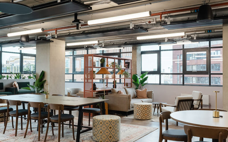 61 Whitechapel High St, London Image 1