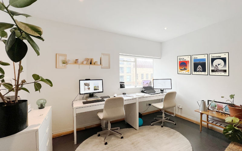 669 High Road, Leyton, 2 DESKS 669 High Road, Leyton Image 1