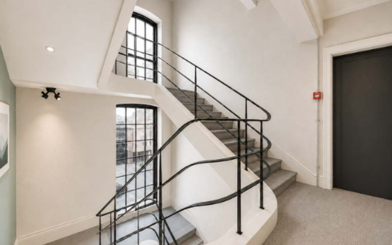 121 Westminster Bridge Road, London Image 1
