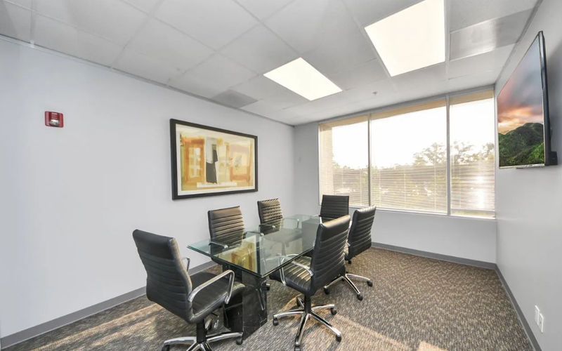 8554 Katy Freeway, Houston Image 1