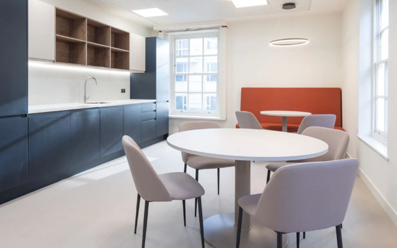 42 Trinity Square, London, 26 DESKS 42 Trinity Square, London Image 1