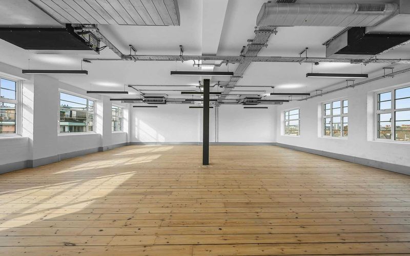 74-77 White Lion St, London Image 1