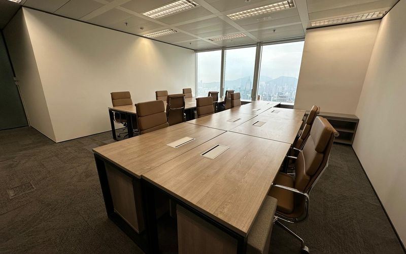 99 Queen's Road Central, Central Image 3