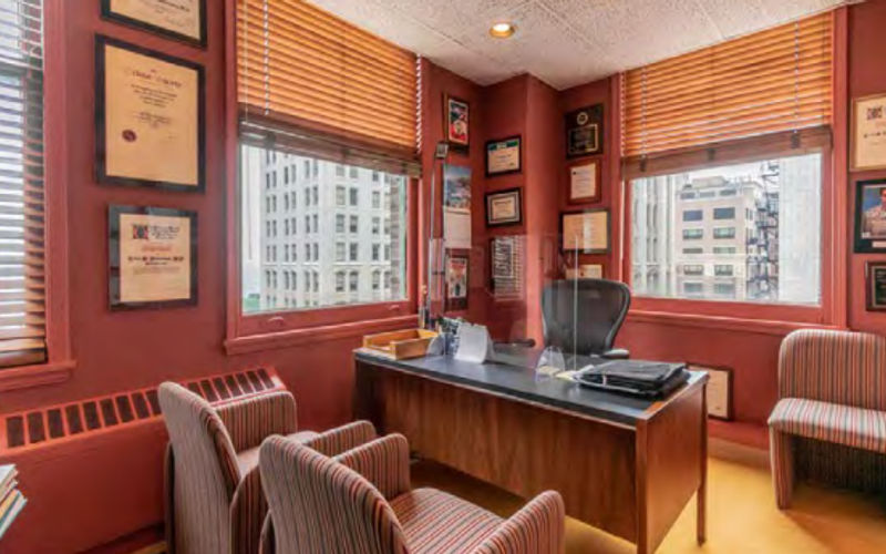 111 N Wabash Ave, Chicago Image 1