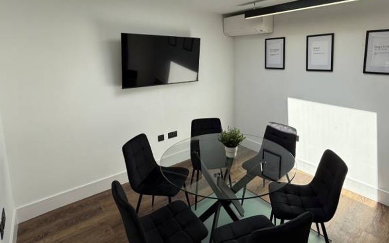 5 Crown Passage, Kingston Upon Thames Image 1