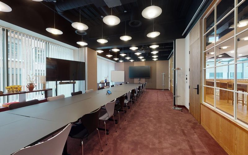 210 Euston Road, London Image 1