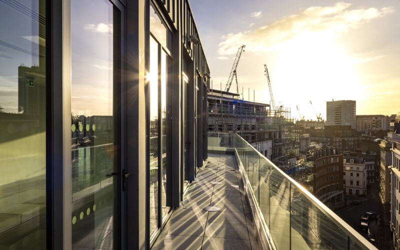 61 Curzon St, London Image 1
