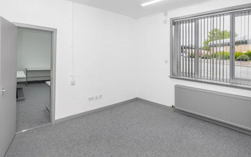 14–18 E Shaw Street, Kilmarnock Image 1