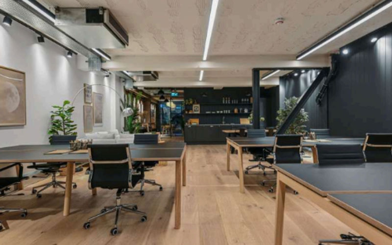 16 Mortimer Street, London Image 1