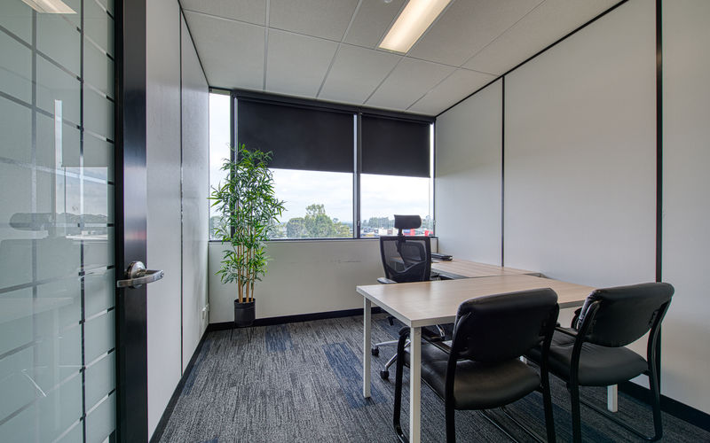 65 Victor Cres, Narre Warren, 7 DESKS 65 Victor Cres, Narre Warren Image 1