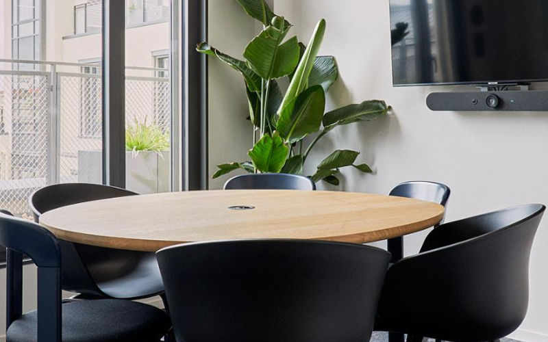 30 Rue Notre Dame Des Victoires, Paris, 24 DESKS 30 Rue Notre Dame Des Victoires, Paris Image 1