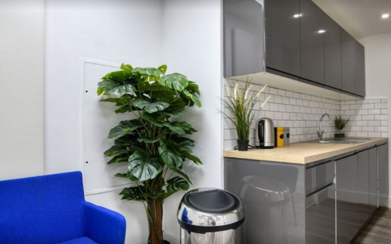 Harbour Avenue, Greater London Image 5