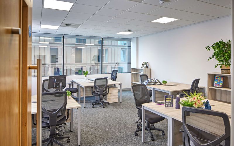 Manor House Drive, Coventry Image 4