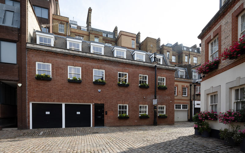 22 Grosvenor Gardens Mews, London Image 1