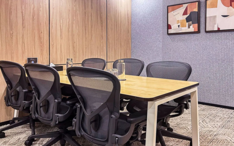 Dr G M Bhosale Marg Worli, Mumbai, 5 DESKS Dr G M Bhosale Marg Worli, Mumbai Image 1