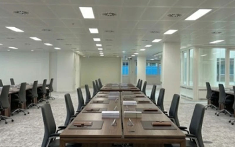 133 Houndsditch, London, 180 DESKS 133 Houndsditch, London Image 1