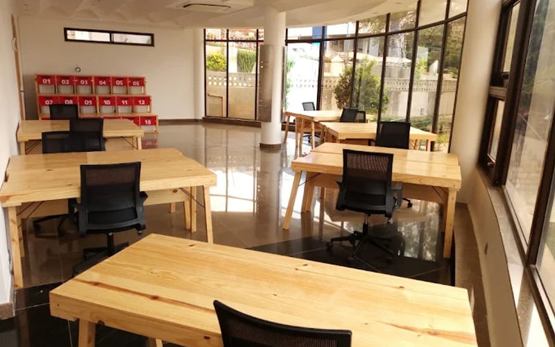 3487 Av Marginal, Maputo Image 1