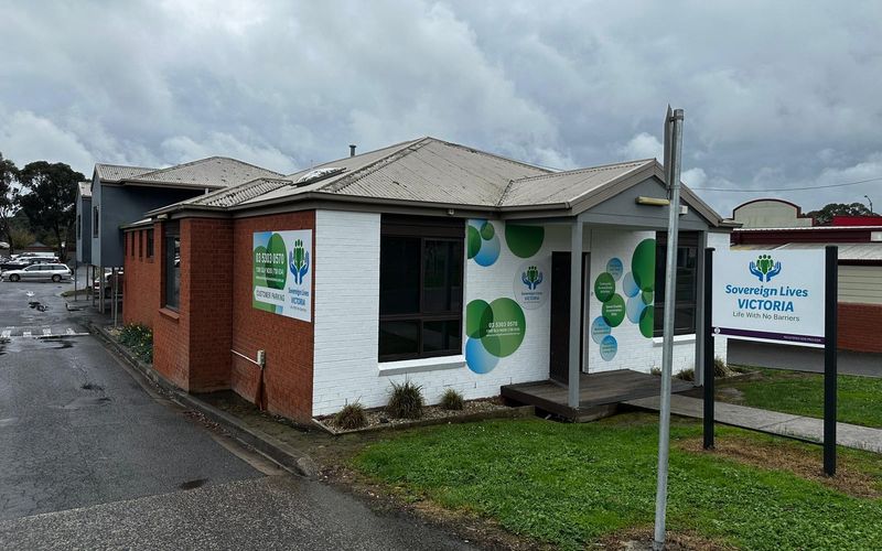 8 Whitehorse Road, Mount Clear Image 1