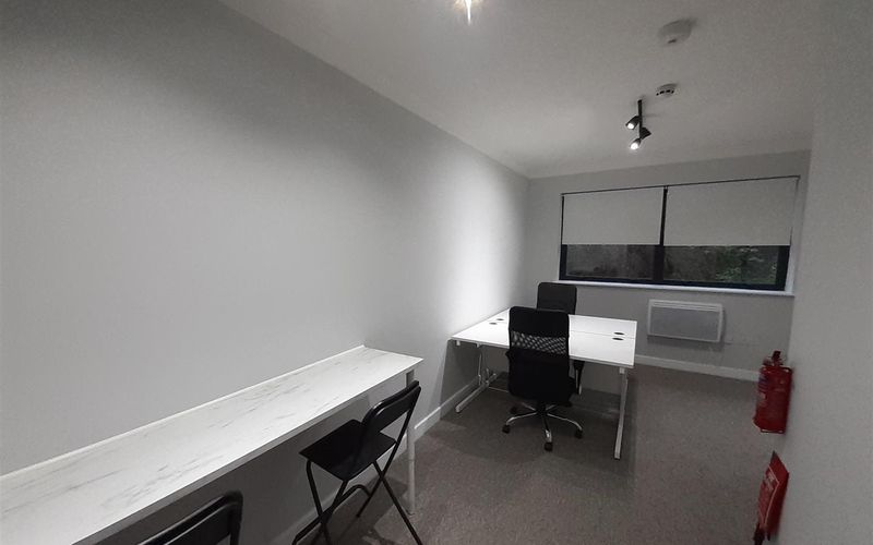 2 Lowther Road, Greater London Image 6