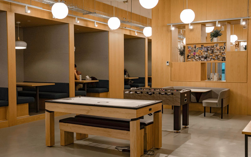 135 Laurier Avenue West, Ottawa, 6 DESKS 135 Laurier Avenue West, Ottawa Image 1