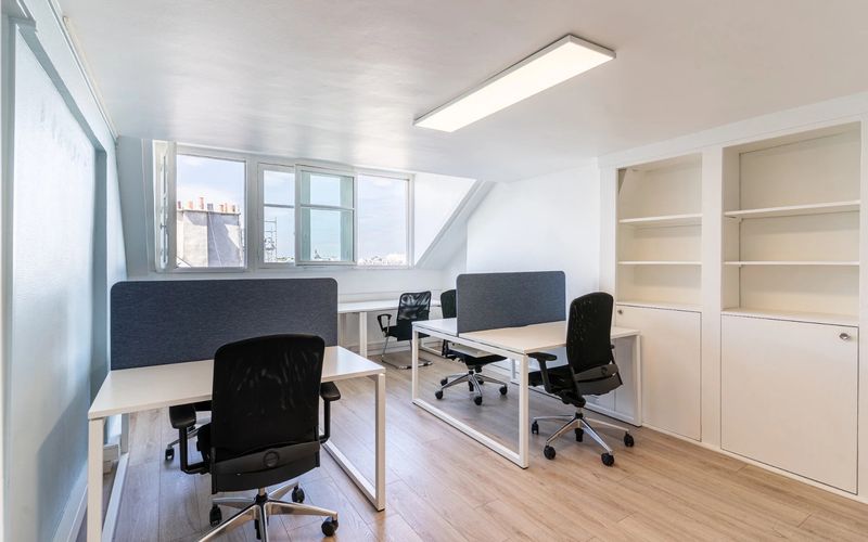 12 Rue Chabanais, Paris, 14 DESKS 12 Rue Chabanais, Paris Image 1