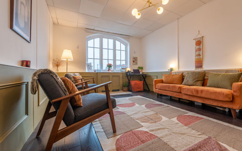 58-60 Kensington Church Street, London Image 3