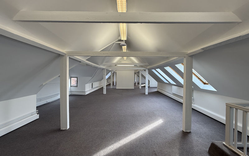 639 High Road, London Image 1