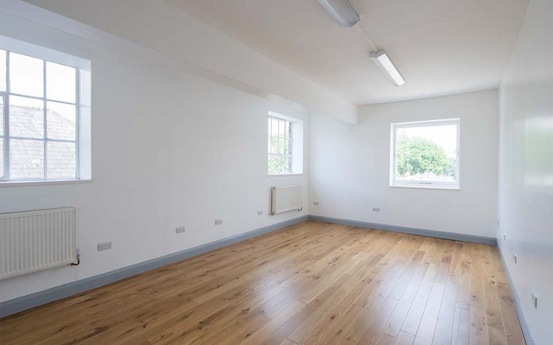 Hawksworth Southmead Industrial Park, Oxon Image 1