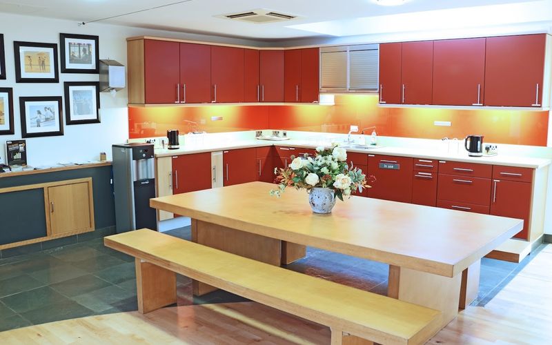 4 Curtis Road, Dorking Image 8