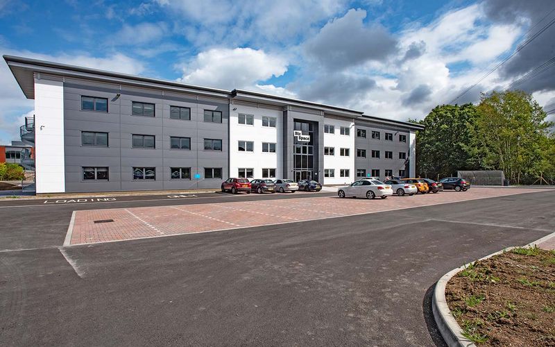 4300 Parkway, Hampshire Image 8