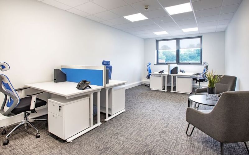 4300 Parkway, Hampshire Image 5