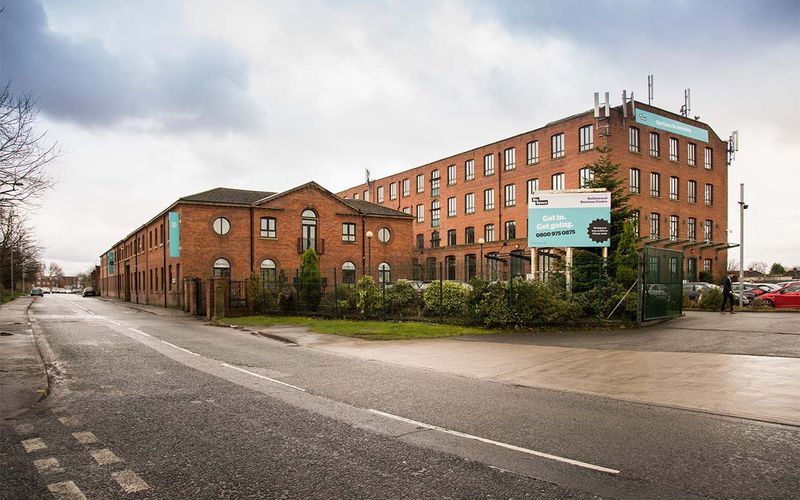 Albert Street, Hollinwood Image 11