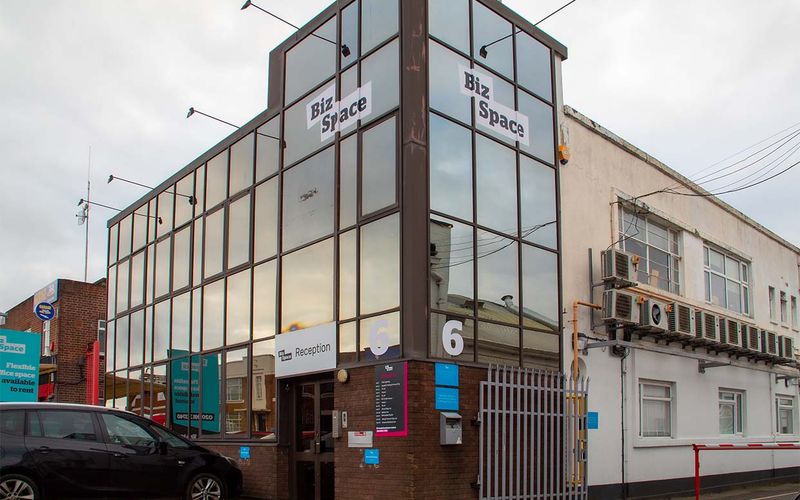 4-6 Wadsworth Road, Middelsex Image 5